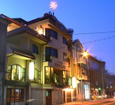 Hotel Cosmos Asenovgrad Bagian luar foto