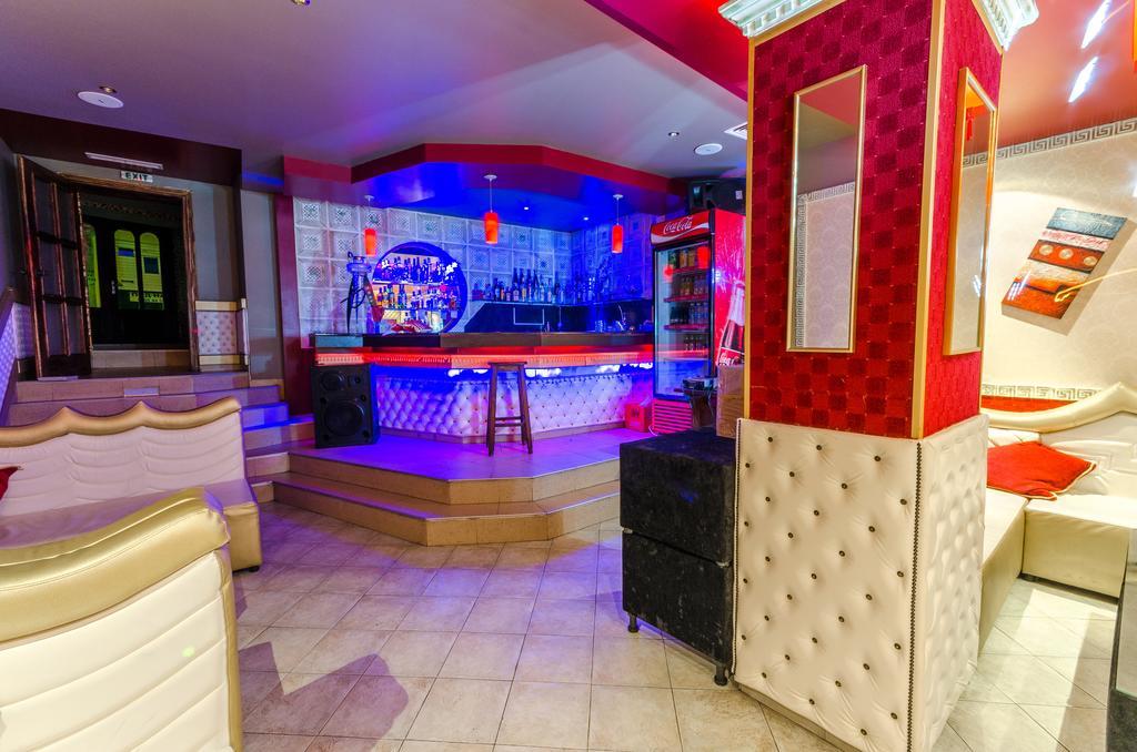 Hotel Cosmos Asenovgrad Bagian luar foto