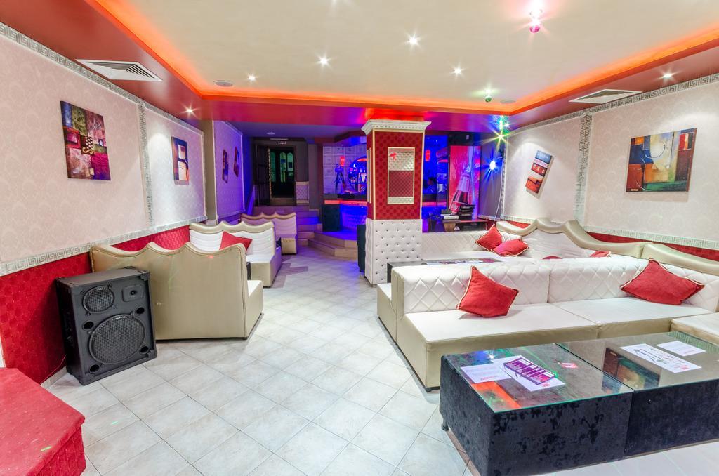 Hotel Cosmos Asenovgrad Bagian luar foto