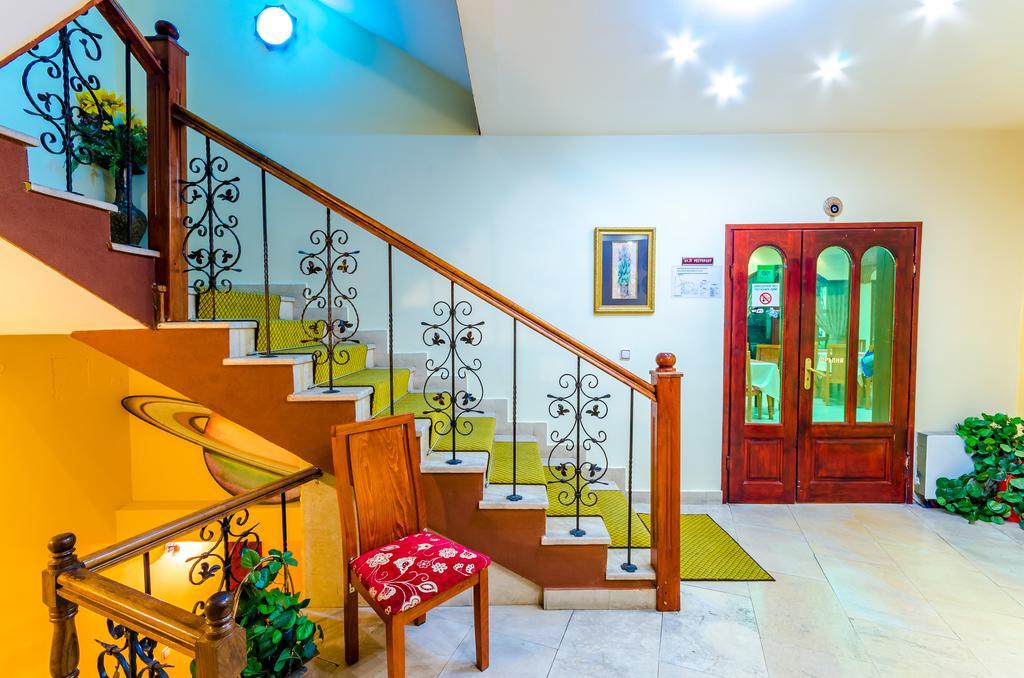 Hotel Cosmos Asenovgrad Bagian luar foto