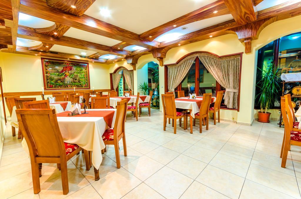 Hotel Cosmos Asenovgrad Bagian luar foto
