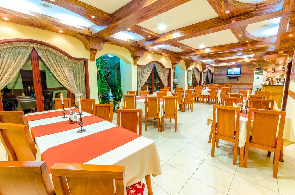 Hotel Cosmos Asenovgrad Bagian luar foto