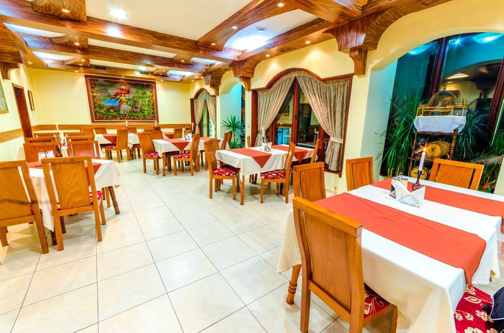 Hotel Cosmos Asenovgrad Bagian luar foto